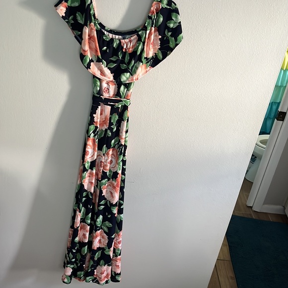 EUC Pinkblush navy and pink floral off shoulder maxi dress. - Picture 5 of 7